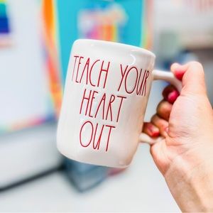 “Teach Your Heart Out” Rae Dunn Mug 🍎